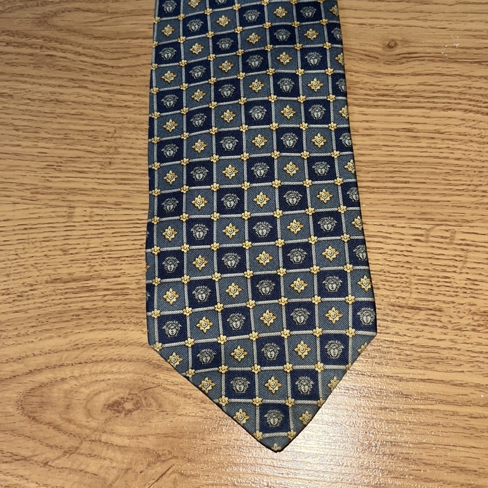 Versace tie - Picture 2 of 4